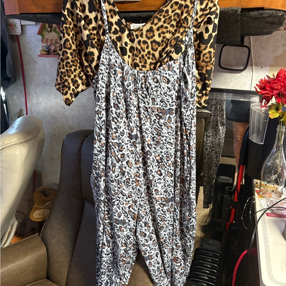 Leopard Print Jumpsuit - Picture 2 of 7